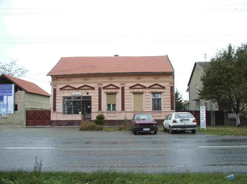 Bild 27 -&nbsp; . . . und im Jahr 2006 ist aus dem 9-Fensterhaus durch Abriss ein 5-Fensterhaus geworden (Haus Nr. 109).